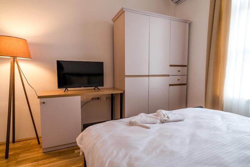 Fenix Gevgelija Bed & Breakfast ภายนอก รูปภาพ