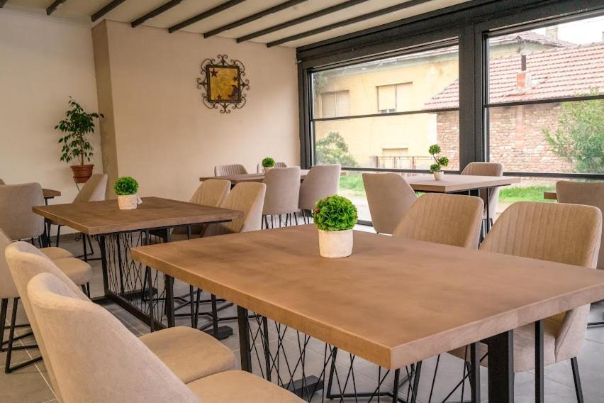Fenix Gevgelija Bed & Breakfast ภายนอก รูปภาพ